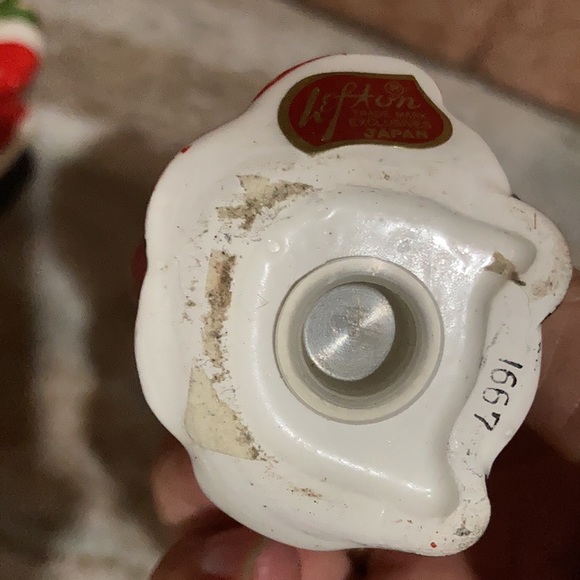 Lefton vintage Christmas salt/pepper - Picture 3 of 4